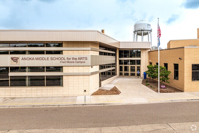 Anoka Middle School for the Arts teaches grades six through eight.