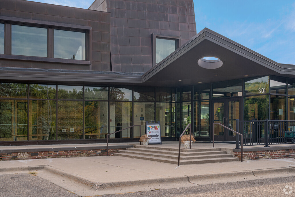 Step By Step Montessori Schools of Wayzata