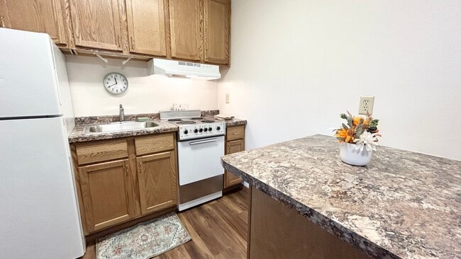 Cedars West Apartments, West Fargo, ND 58078 - photo 2