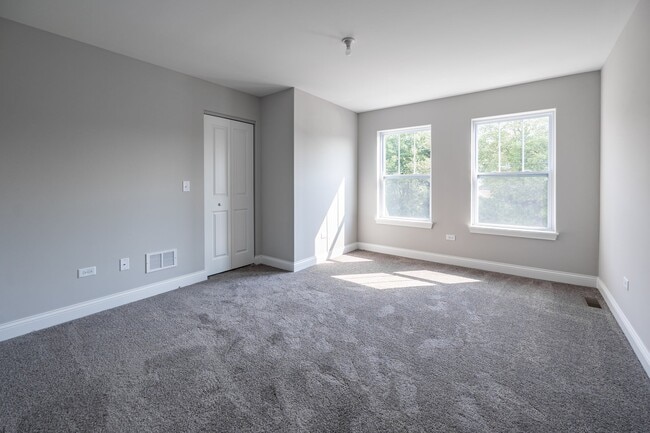 16328 Forest Edge Dr, Plainfield, IL 60586 - photo 4