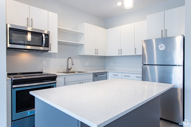 The Thomas Apartments, Somersworth, NH 03878 - photo 2