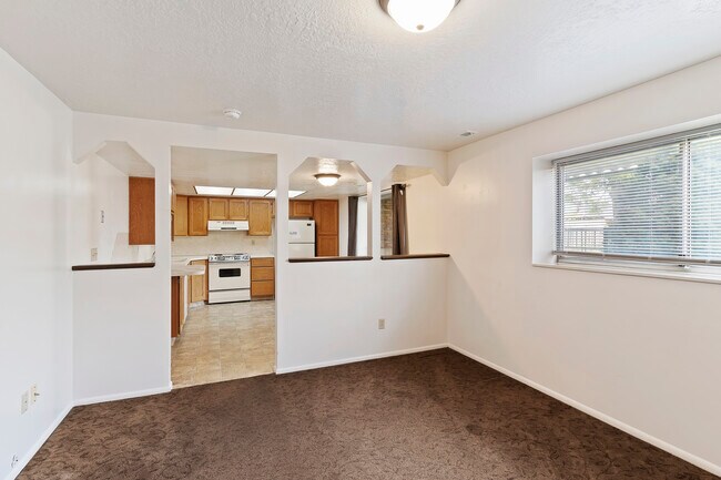 3652 W 4625 S, Roy, UT 84067 - photo 6