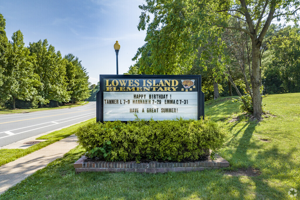 Lowes Island Elementary School welcomes students living in Sterling.
