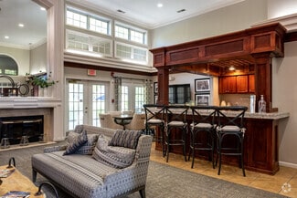 701 Green Cir, Rochester, MI 48307