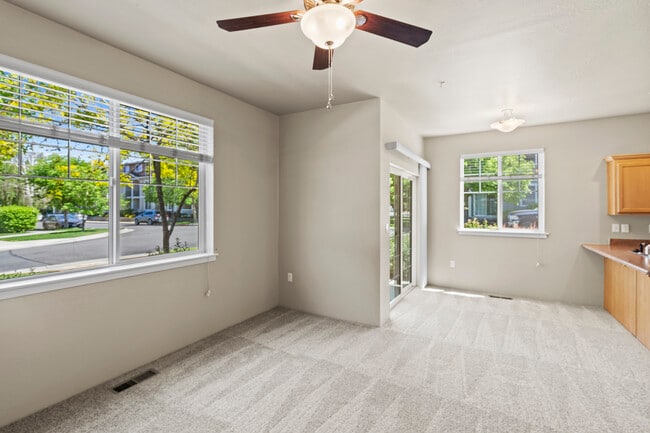 Charles Point, Medford, OR 97501 - photo 2