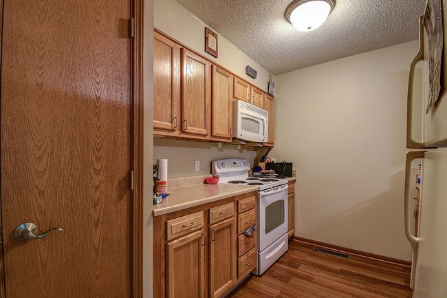 Dutch Ridge, Parkersburg, WV 26104 - photo 2