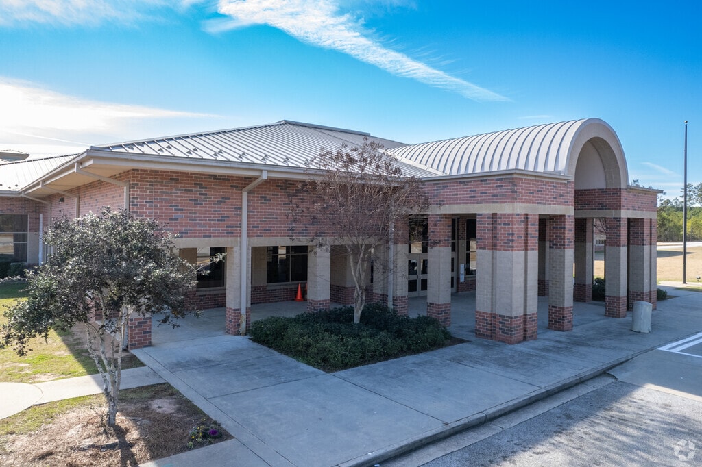 Eddie White Elementary School ranges from Pre-K to K-5.
