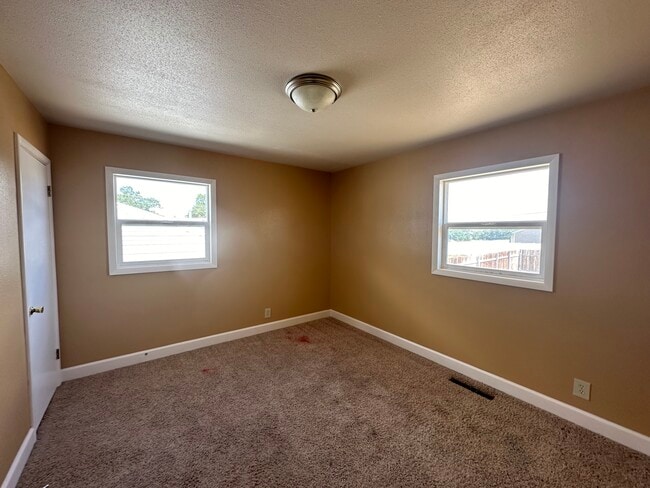 403 Utah St, Rawlins, WY 82301 - photo 2