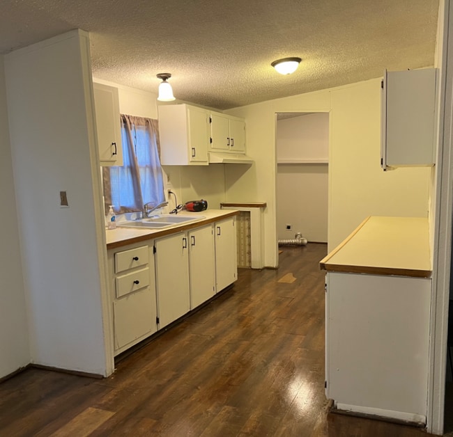 9590 SW Mcadoo Rd, Augusta, KS 67010 - photo 6