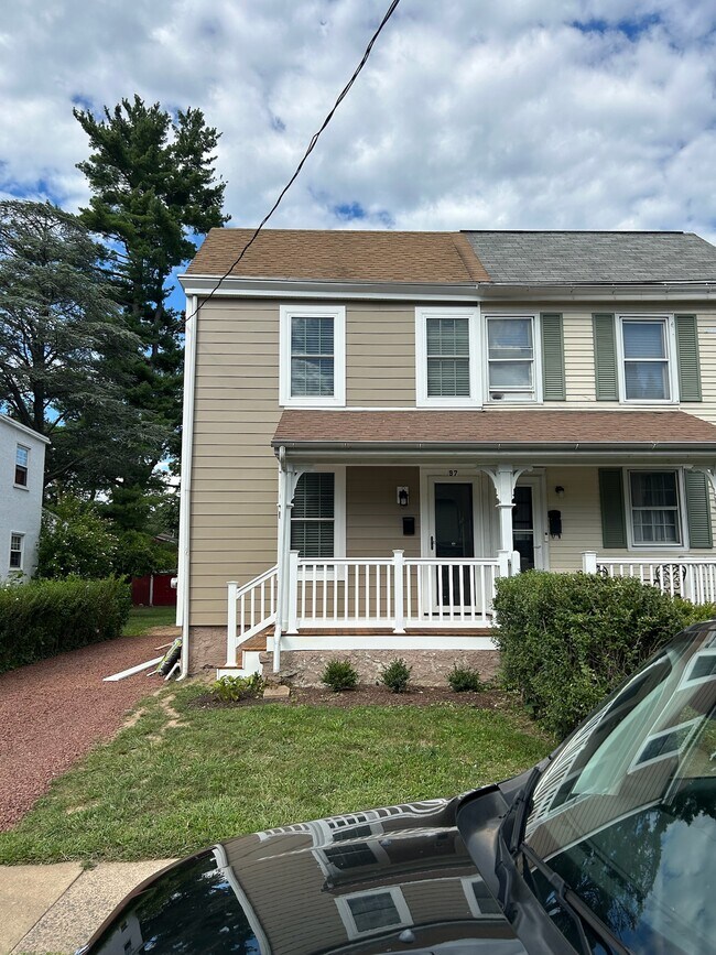 97 Cottage St, Doylestown, PA 18901