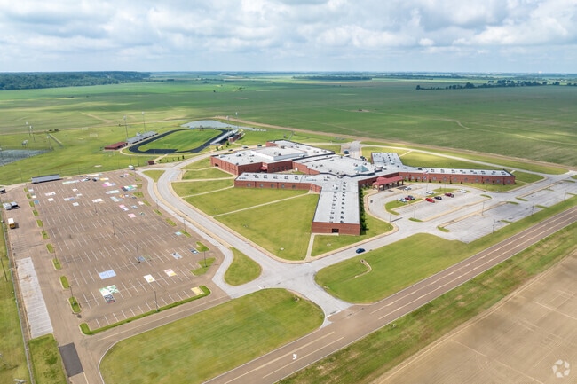 There is ample parking at Lake Cormorant High School.