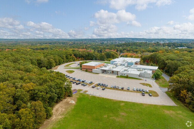 Frederick W. Hartnett Middle School has a 14 to 1 student to teacher ratio.