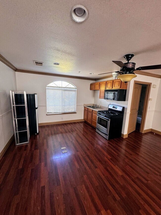 835 H St unit 1, Davis, CA 95616 - photo 5