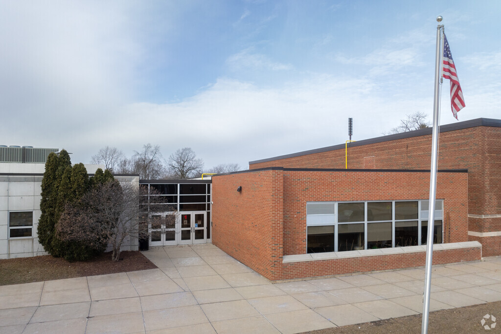 Evelyn Alexander School is a public school in North Chicago, IL.