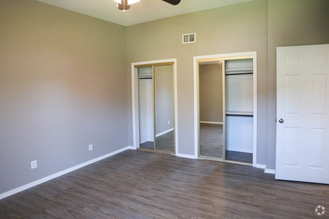 Trails End Apartments, Springfield, MO 65804 - photo 7