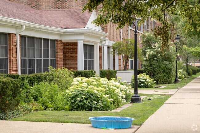 Our Lady of Perpetual Help School is a private Catholic school located in Glenview.