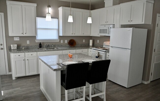 802 E Starr St unit D, Mercedes, TX 78570 - photo 3