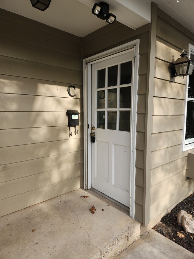 61 W Oakland Ave unit . C, Doylestown, PA 18901 - photo 4