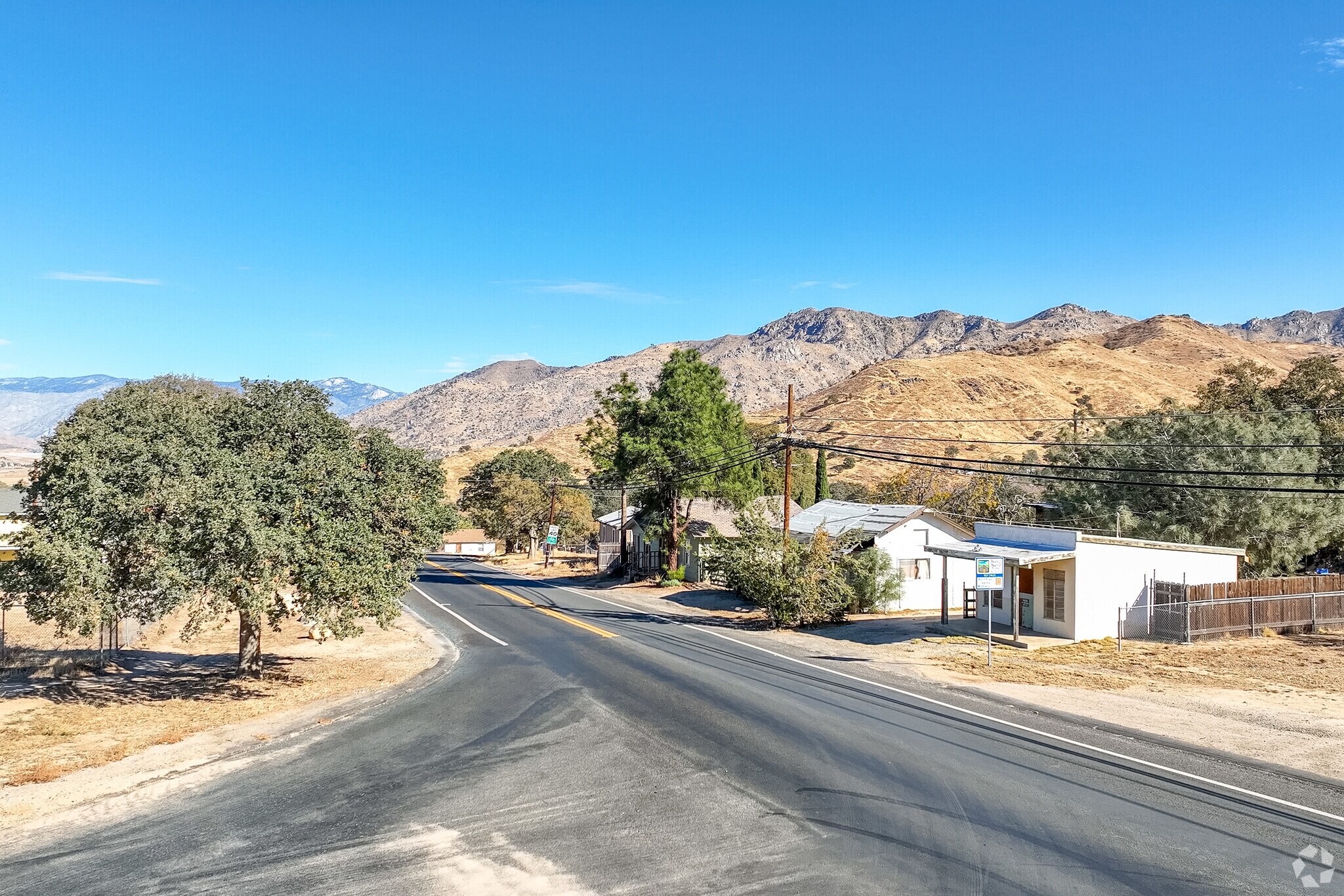 Bodfish has city maintained roads.