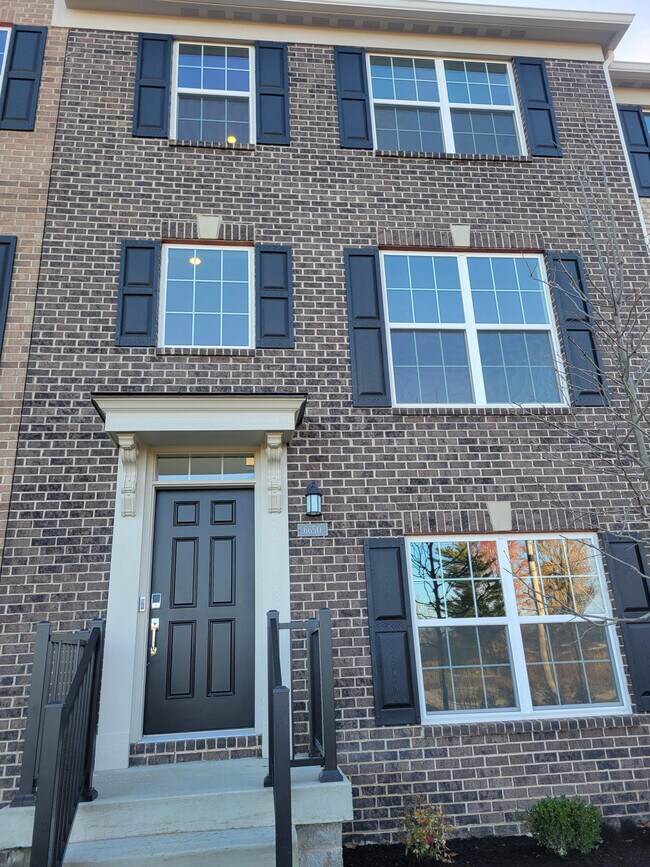 6650 Halsey St, Zionsville, IN 46077