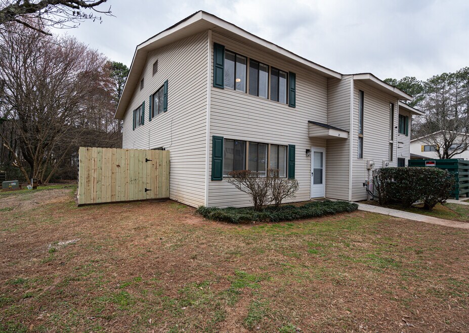 7560 Taylor Rd unit 20, Riverdale, GA 30274 - photo 1