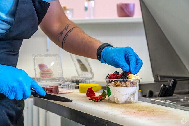 Looking for a smoothie bowl in Shoreview, then head to Powl for smoothies and Acai bowls.