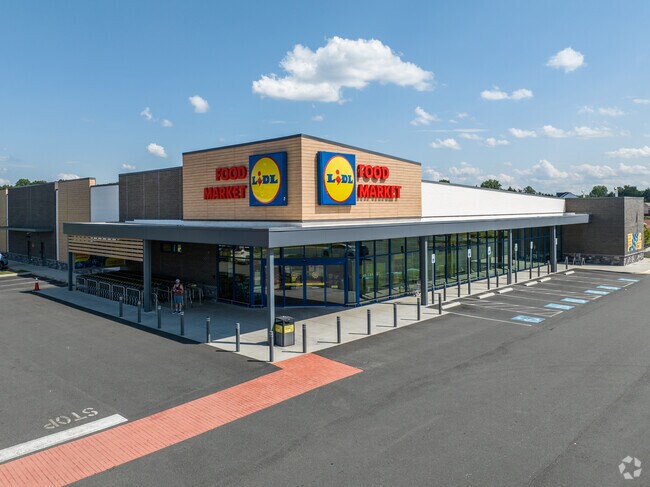 Head to Lidl in Signal Hill for fresh and affordable groceries.