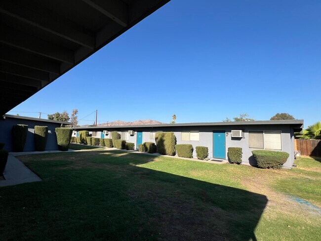 23889 Hemlock Ave unit 12, Moreno Valley, CA 92557 - photo 2