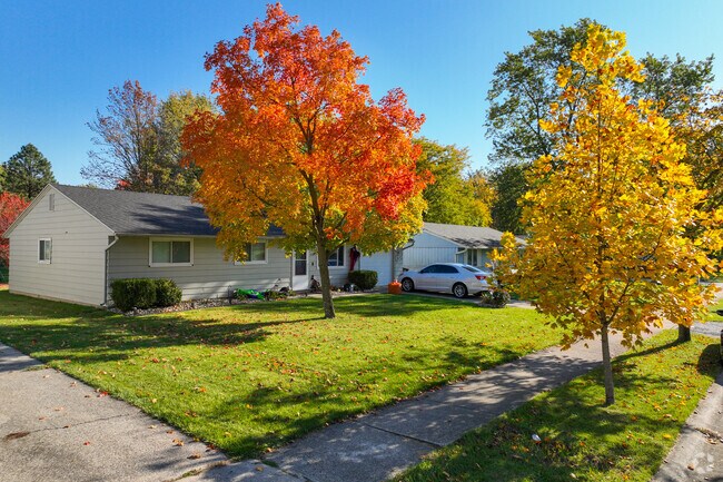 The true colors of autumn brings great vibes to Parkview Addition neighborhood.