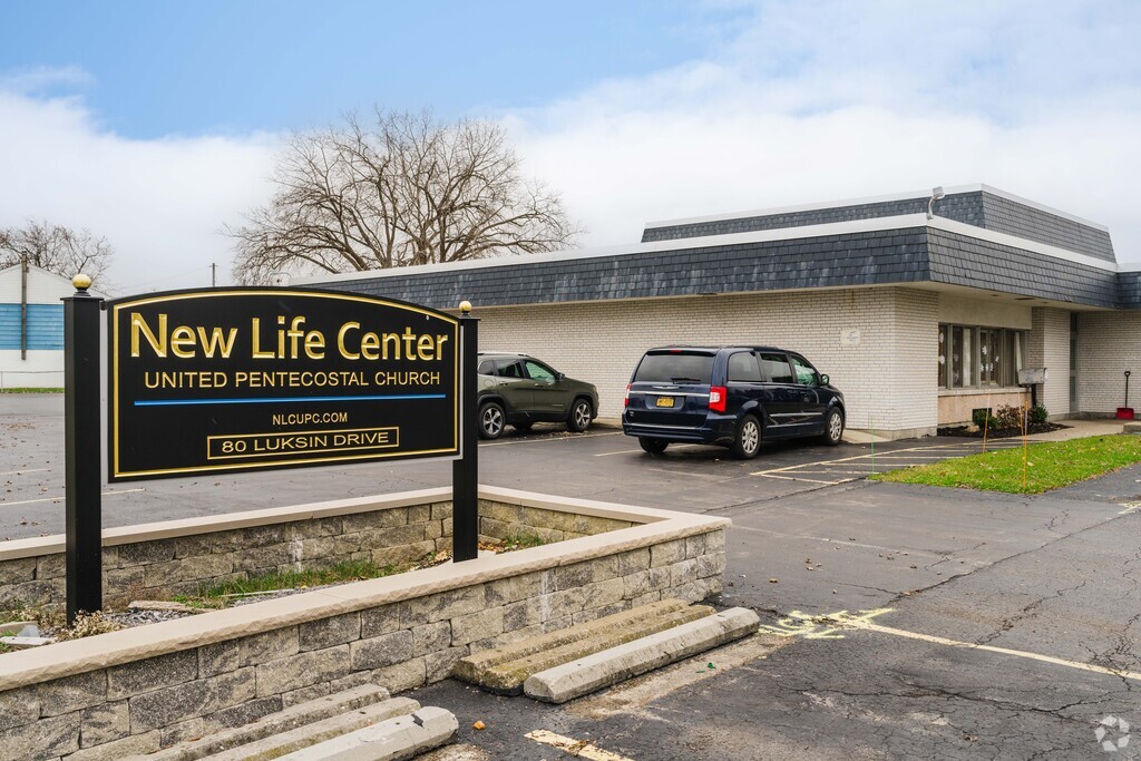 New Life Christian School in North Tonawanda has 38 students in grades PK to 12th.