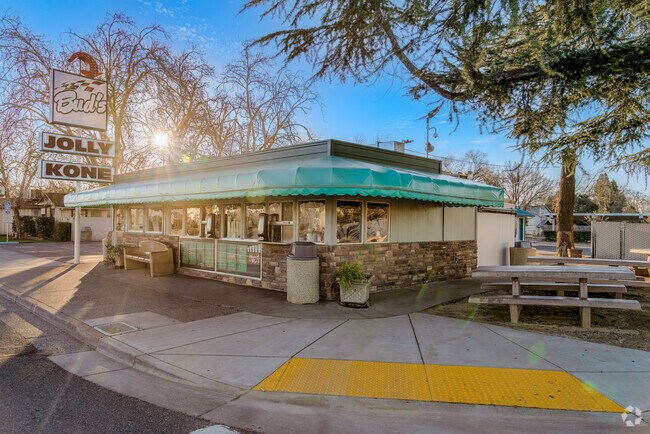 Bud's Jolly Kane Ice Cream Shop is very popular with the locals of Red Bluff.