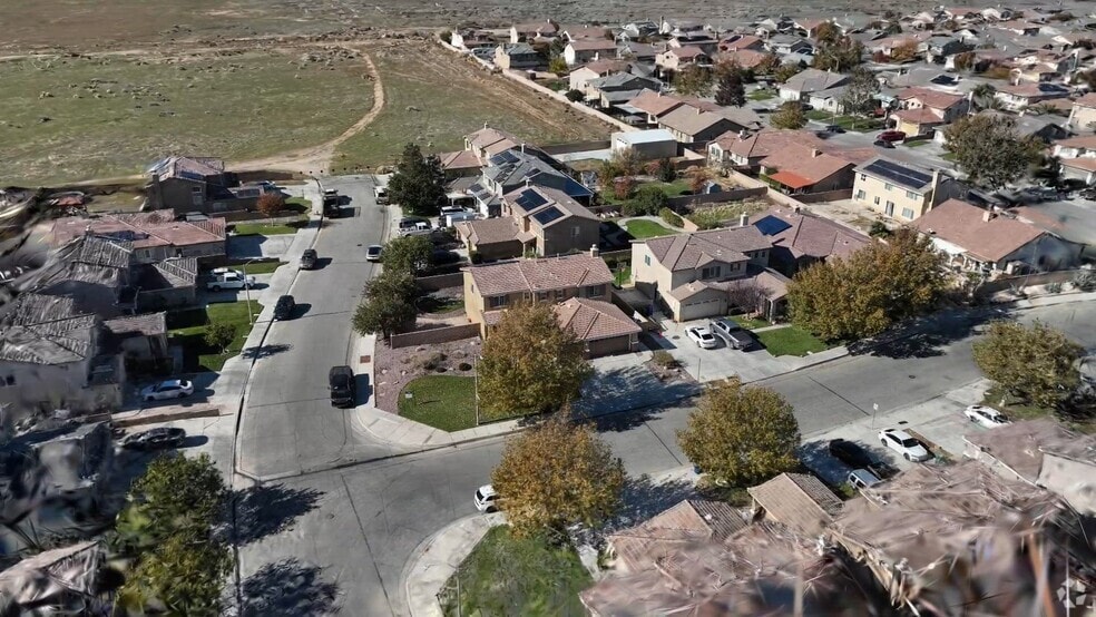 43749 Tahoe Way, Lancaster, CA 93536 - photo 2