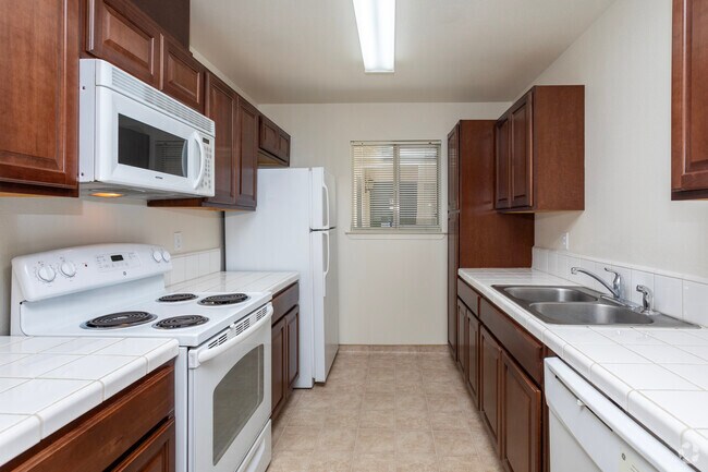 2BR, 1BA - 1,000SF - Kitchen