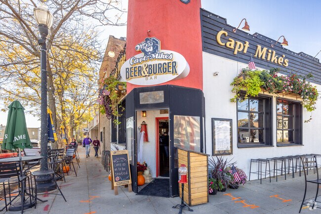 Locals can grab a bite to eat in Kenosha while watching the evening’s game at Captain Mike's.