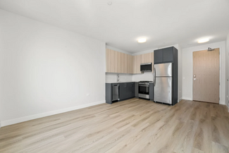 699 N May St, Chicago, IL 60642