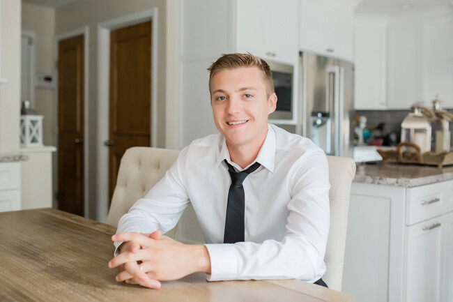 Agent Photo