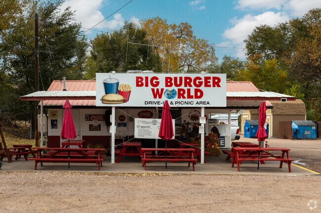 Grab an outdoor lunch with friends at Big Burger World in Lincoln Park.