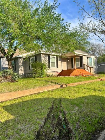 1330 W Sears St, Denison, TX 75020 - photo 2