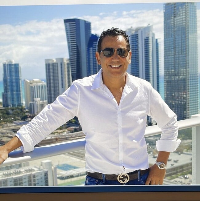 Agent Photo