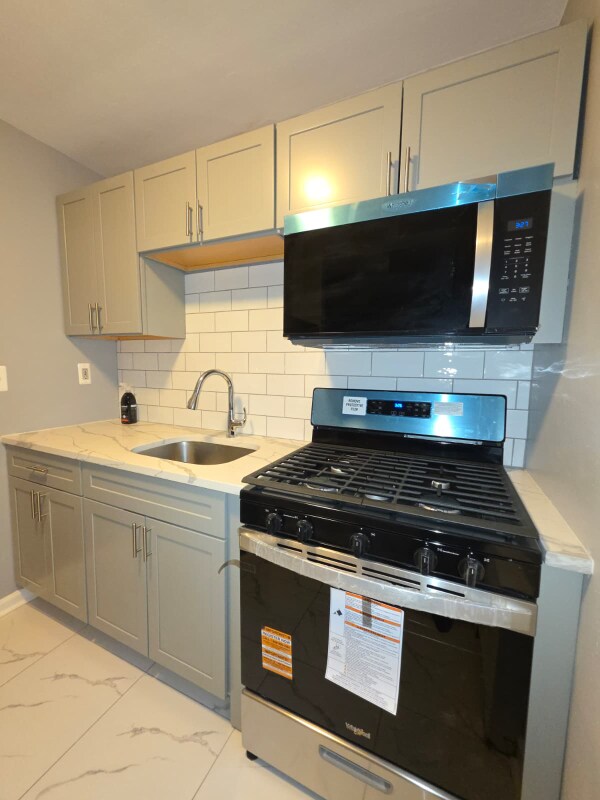 165 Vroom St, Jersey City, NJ 07306