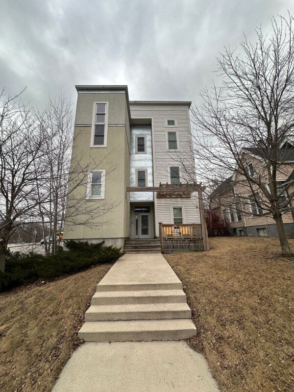 2905 N Newhall St Unit 2, Milwaukee, WI 53211
