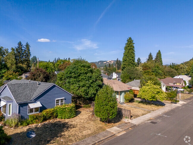 Find your slice of Oregon paradise in Melrose.