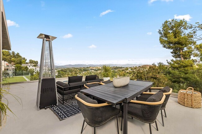 5170 Medina Rd, Woodland Hills, CA 91364 - photo 6