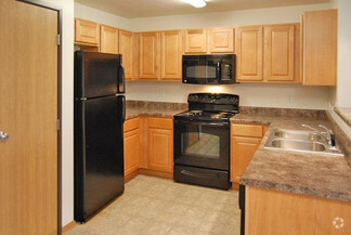 210 S 41st St, West Des Moines, IA 50265