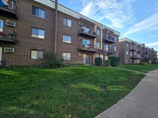 10403 Dearlove Rd Unit 4, Glenview, IL 60025