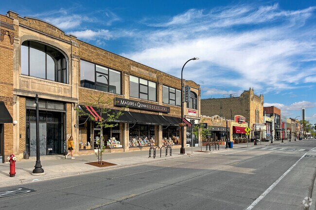 Hennepin Avenue and Lake Street feature a number of charming restaurants and retail shops.