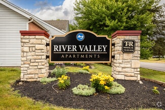 1237 Watermark Dr, Lancaster, OH 43130