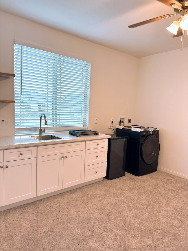 4061 Hudson Ln Unit E, Lake Elsinore, CA 92530