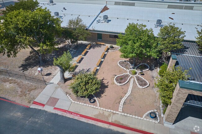 Garden Pflugerville Elementary School has a courtyard for students to soak up the Texan sun.