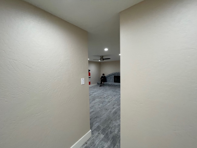 7132 W Almeria Rd, Phoenix, AZ 85035 - photo 6